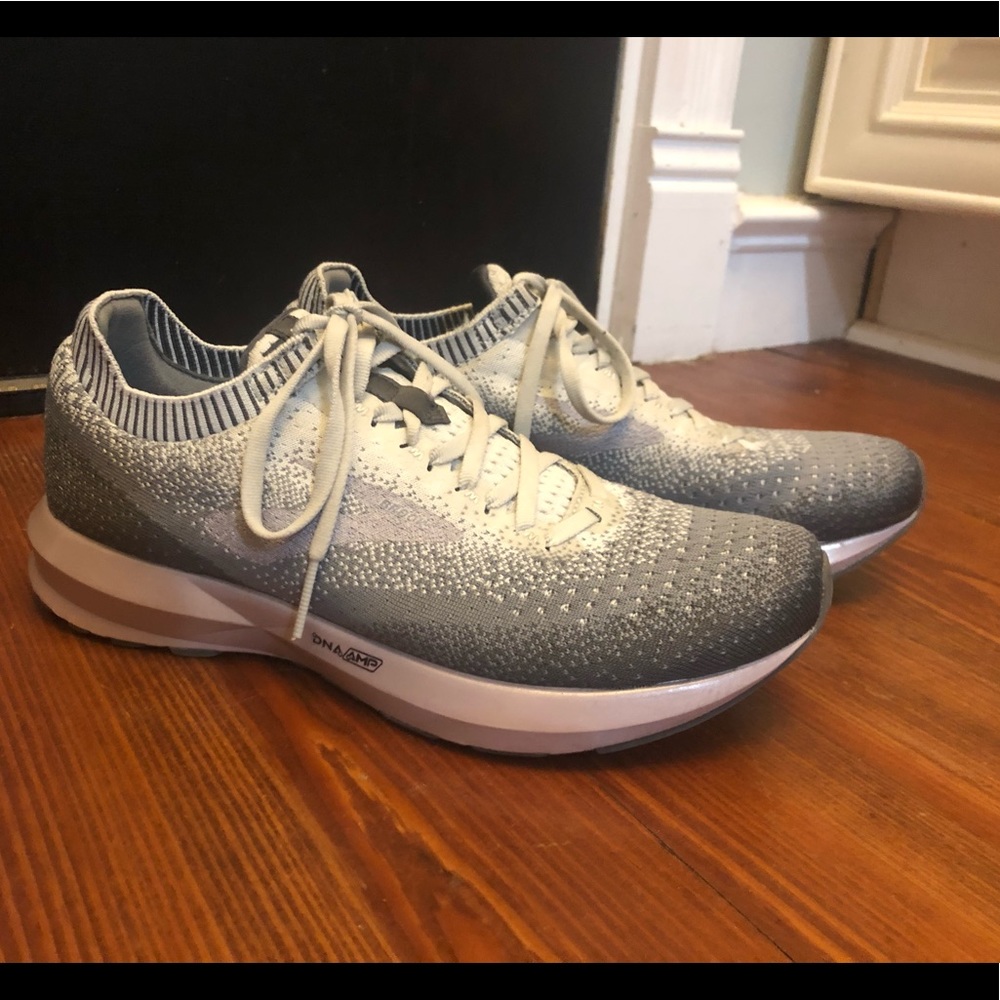 Brooks Levitate 2 running shoes gray lilac